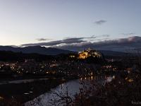 Sisteron - Ancienne route Napoléon  Vue sur Sisteron à la nuit tombante