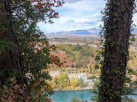 Sisteron  Vue sur le Buech depuis le chemin de la citadelle