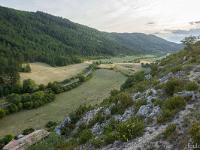 Sisteron - Le Collet  Vue sur le vallon de la Marquise. On aperçois vers la droite le pigeonnier vu précedemment