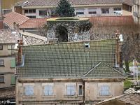 Sisteron  Toiture penchée ...