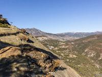 Serre d'Autruy - St André de Rosans  Vue vers le Nord. En bas, dans le ravin coule l'Eygues