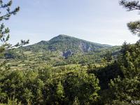 Tour de la Baume  J'approche du col. En face, Font de Mège (1058m)