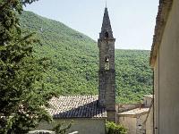 Tour de la Baume  Je quitte le village pour attaquer une montée assez raide d'environ 2km au travers d'une forêt primaire et dense
