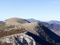 Montagne de Mare  Le Pied du Mulet et le Ventoux au loin au centre