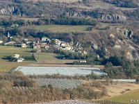 Autour d'Upaix  Zoom sur le village de Thèze depuis la tour d'Upaix
