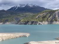 Vallée de l'Ubaye  L'ubaye se jette dans le lac de Serre-Ponçon à l'Est de La Sauze-du-Lac