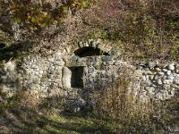 L'Escale - Vière ou Ville Vieille  La fontaine du village