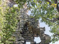 Le vieux Montsalier  Ce pan de mur ne vas pas tarder à s'écrouler ! ...