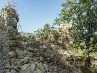 Vieux Montlaux  Un peu plus bas à l'Est se trouvent quelques ruines de maisons ...