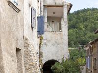 Volonne  Le chemin de ronde ...