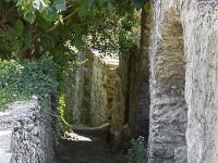 Volonne  Construit fin XVIe début XVIIe, cet aqueduc alimentait encore au XIXe un moulin et une fontaine du village sur la rive droite avec l’eau provenant du plateau de Saint-Antoine sur la rive gauche de la Grave ...