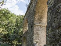 Volonne  Autre vue sur l'aqueduc et la passerelle qui permait de franchir le ravin de la Grave ...