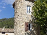 Volonne  Château-bastide de Volonne - Il a été édifié au XVIIe en 1609 par Melchior de Valavoire. 2/2 ...